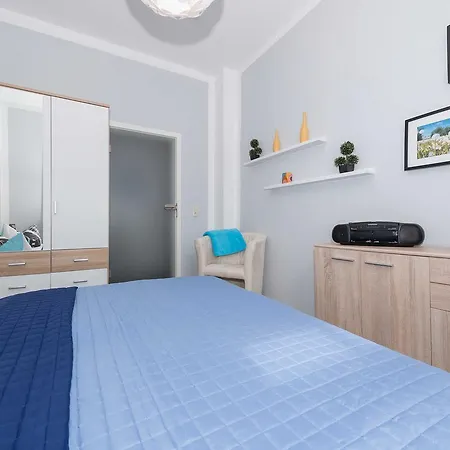 Asta Apartment *